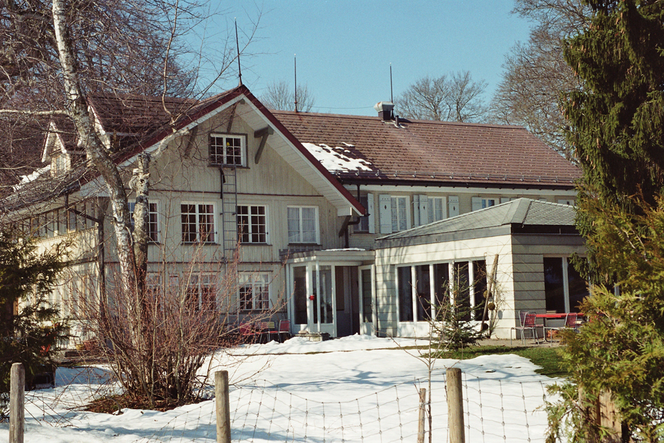 Haus im Winter - Stiftung Ferienheim Schwellbrunn